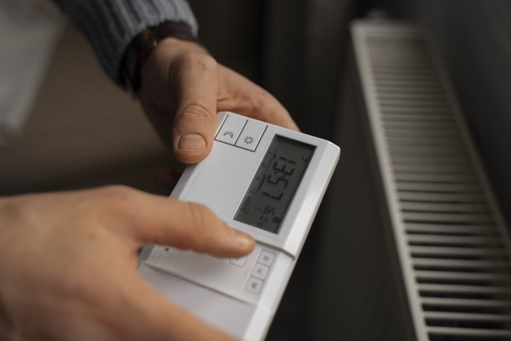 mando a distancia con muchas funciones y pantalla led